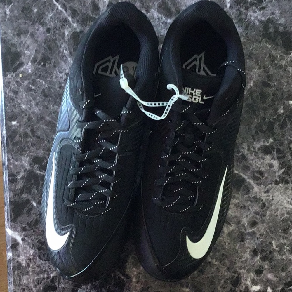Nike metal baseball cleats mens size 9.5